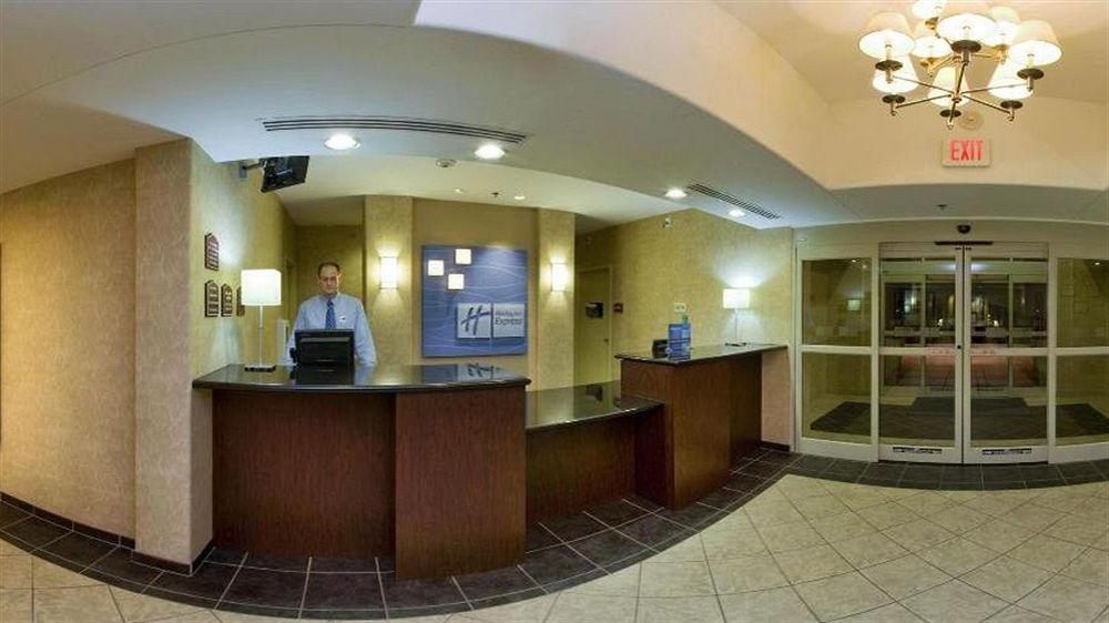 Holiday Inn Express Radcliff Fort Knox By Ihg Exterior foto
