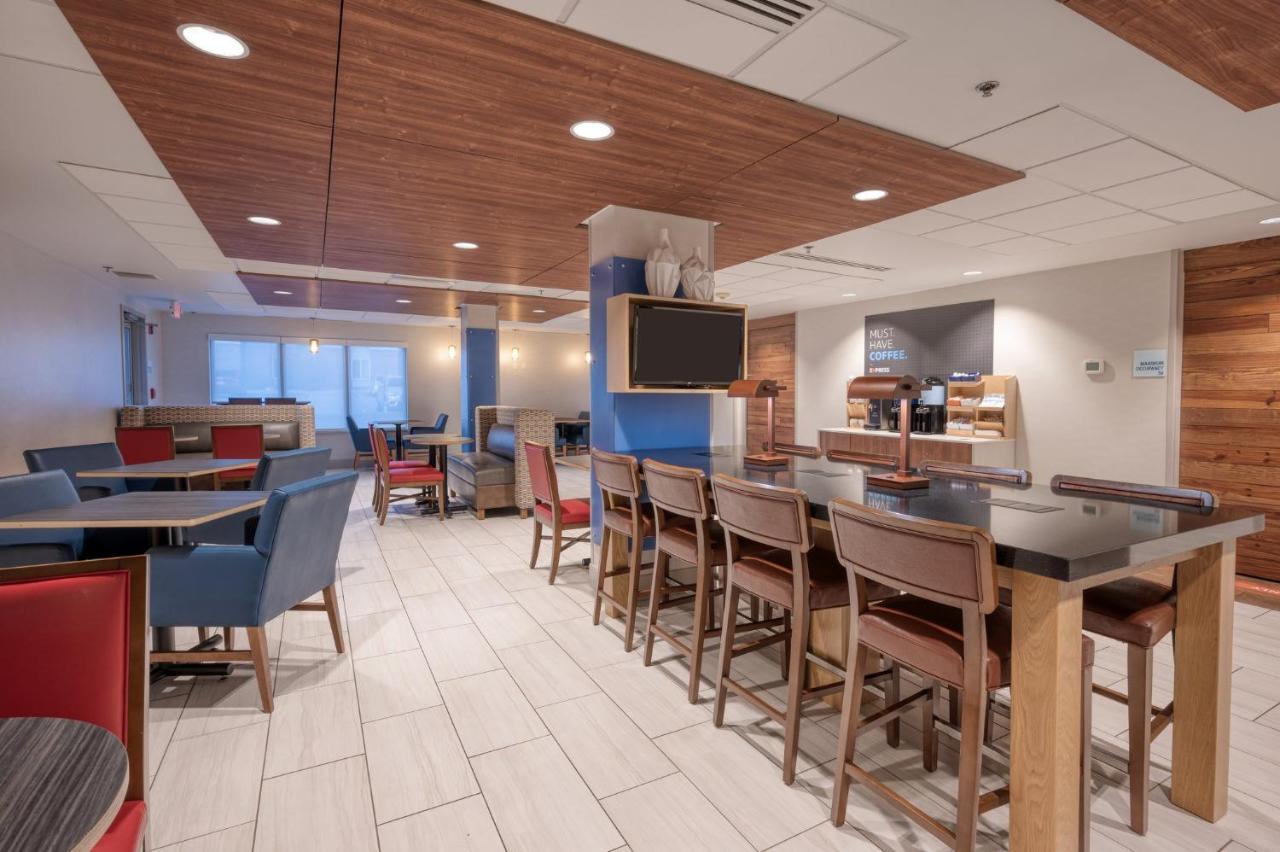 Holiday Inn Express Radcliff Fort Knox By Ihg Exterior foto